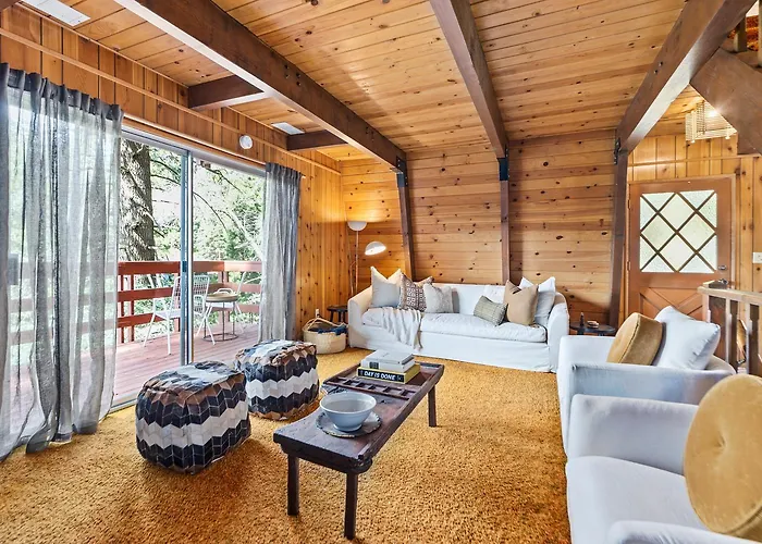 Pet & Kid Friendly Cozy Cabin, Bbq, Firepit, Outdoor Dining, Forest Views