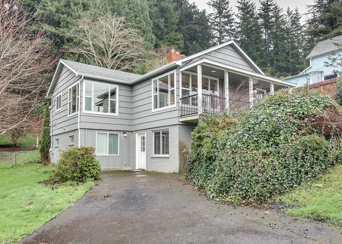 3 Mi To Reedsport: Home W/ Umpqua River Views