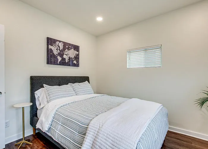 Dog-Friendly Sheboygan Home - 1 Mi To Town!
