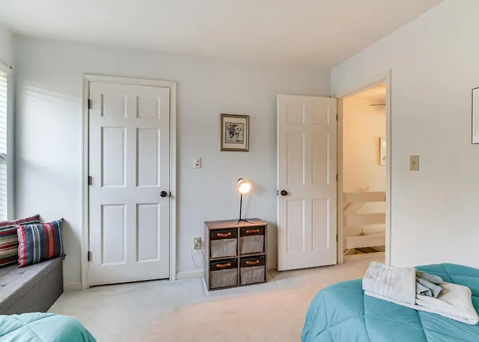 Lakefront Moneta Home W/ Community Dock!