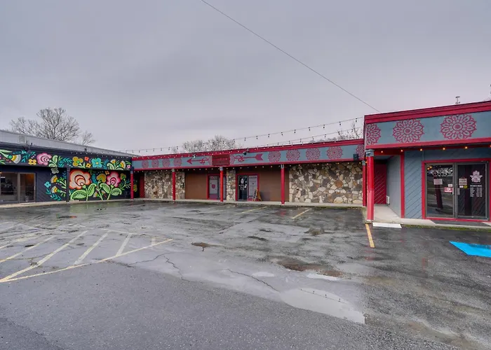 Cozy Kingsport Apartment: Walk To Cidery!
