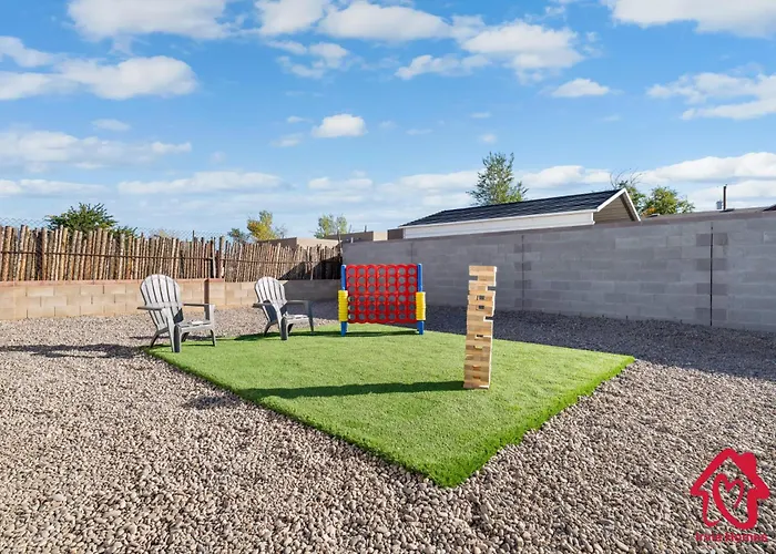 Valleyvibe: Modern Comfort In North Valley - An Irvie Home