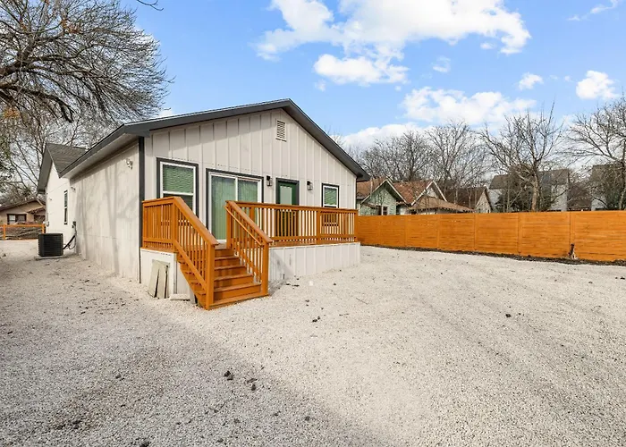 Charming Walkable 4 Br2.5 Ba Near Dtown Riverwalk