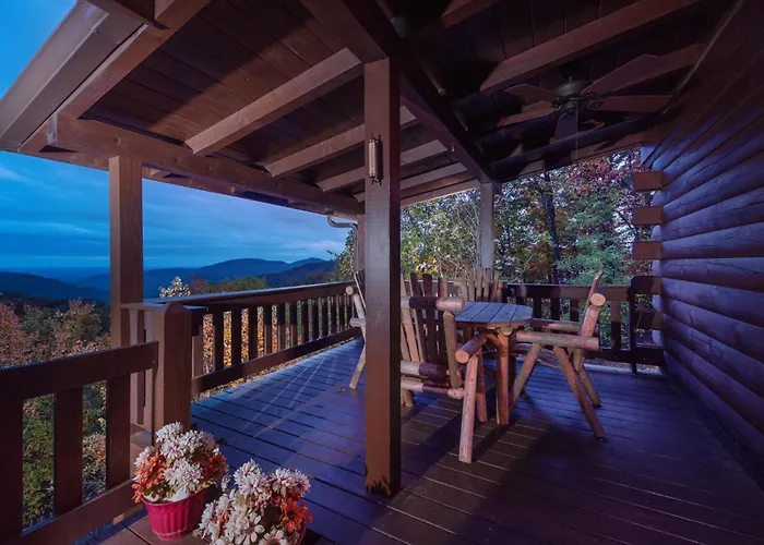 Dancing Bears Cabin Breathtaking Sunrise Mountain Views!