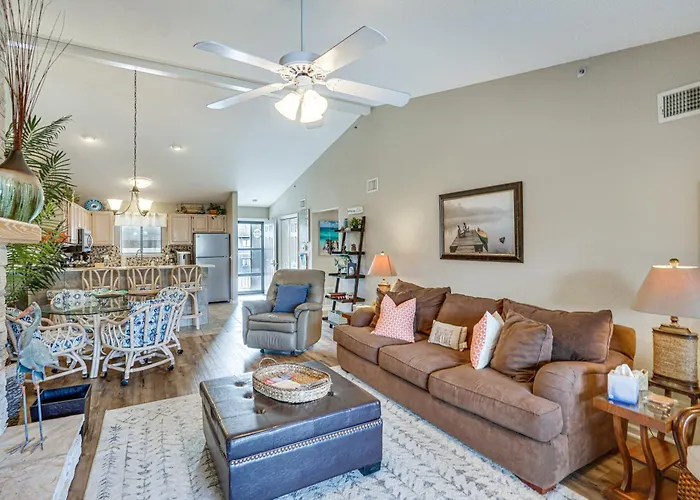 Lakefront Osage Beach Abode W/ Grill & Pool Access
