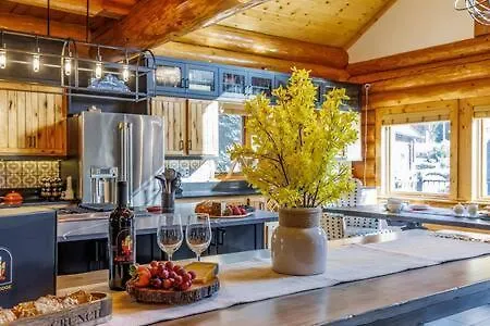 Luxury Family Cabin At Summit West