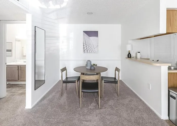 Landing Modern Apartment With Amazing Amenities