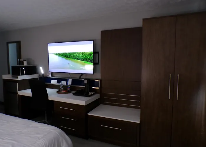 Luxor Inn & Suites, A Travelodge By Wyndham