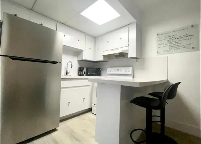 Ecostays Apartment Near Miami Airport - 303
