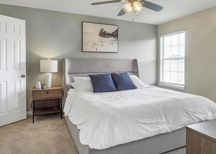 Landing Modern Apartment With Amazing Amenities
