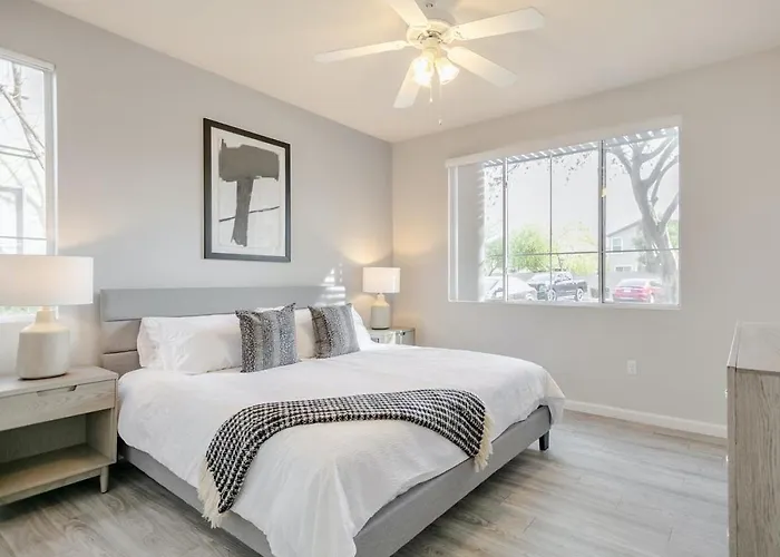 Landing Modern Apartment With Amazing Amenities
