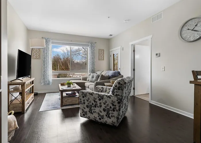 Sweet Tart Spot - Cozy Tc Condo - Tart Trail - Balcony - Pets Welcome