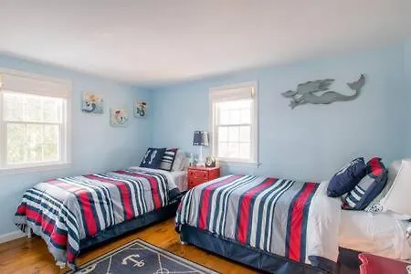 Central Ac Close To Beach Dog Friendly!