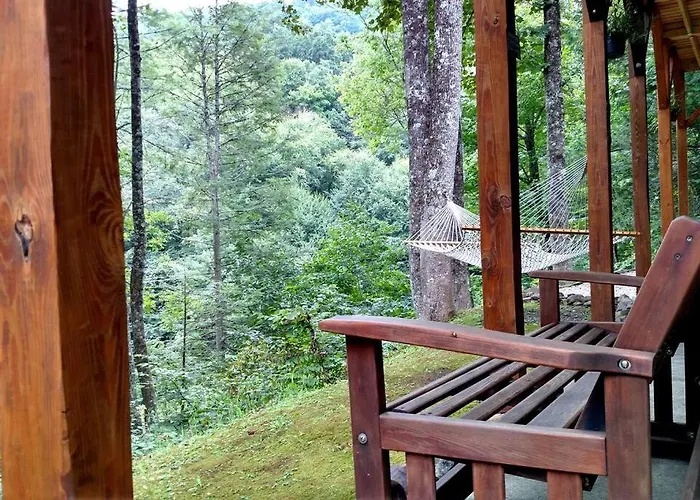 Serene & Cozy - Peaceful View - Fireplace - Creek