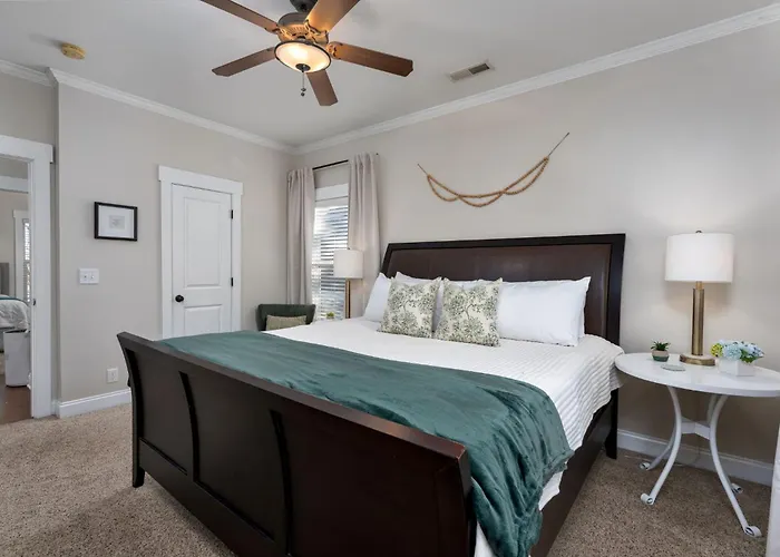 Downtown Wilmington Home ~ Pet Friendly
