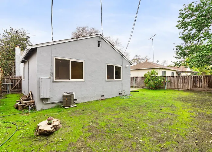 # Marbella Lane - Immaculate & Cozy 3Br Home