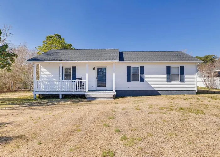 Pet-Friendly Beaufort Home W/ Private Yard