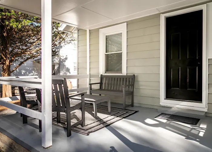 Salisbury Hideaway