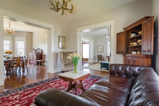 Clifton House - Big River North - Queen Suite, Mississippi River Views