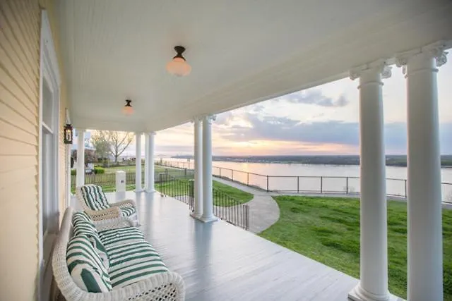 Clifton House - Big River South - Mississippi River Views, Queen Suite