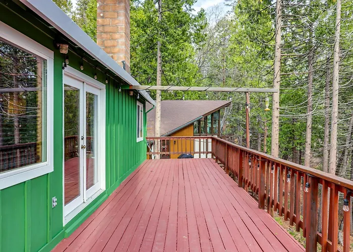 Cozy Mi-Wuk Village Cabin: 18 Mi To Dodge Ridge!