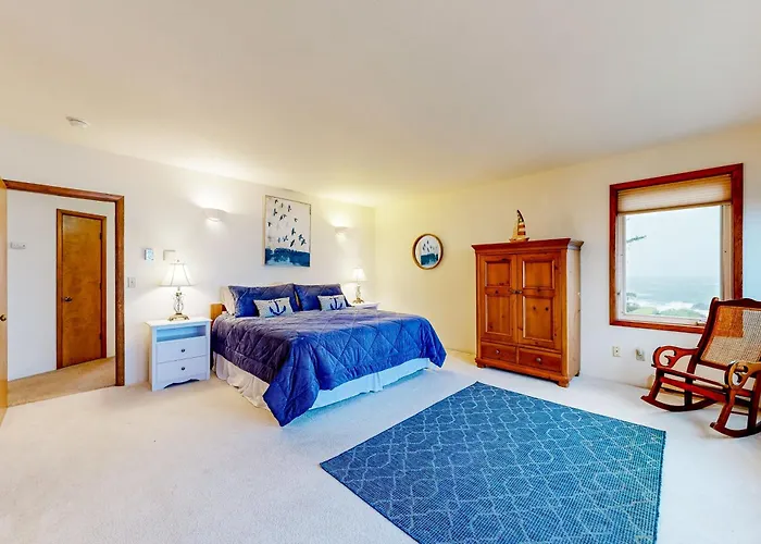 Oceanfront Oasis: Home Overlooking Pebble Beach!