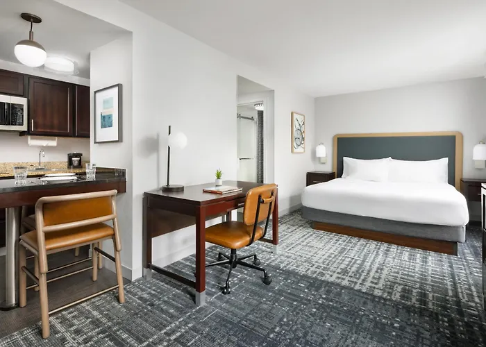 Homewood Suites By Hilton Manchester/Airport