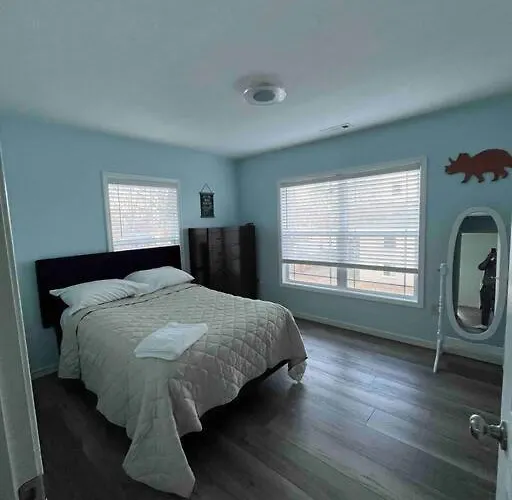Large 5 Bedroom Home Near Downtown Dalton