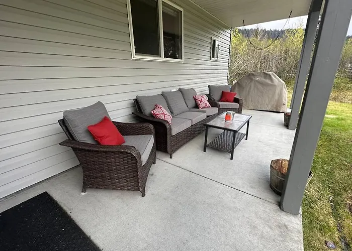 Spruce Goose Lodge