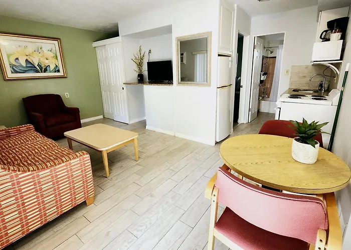 Johns Pass Beach Motel - Treasure Island Beach