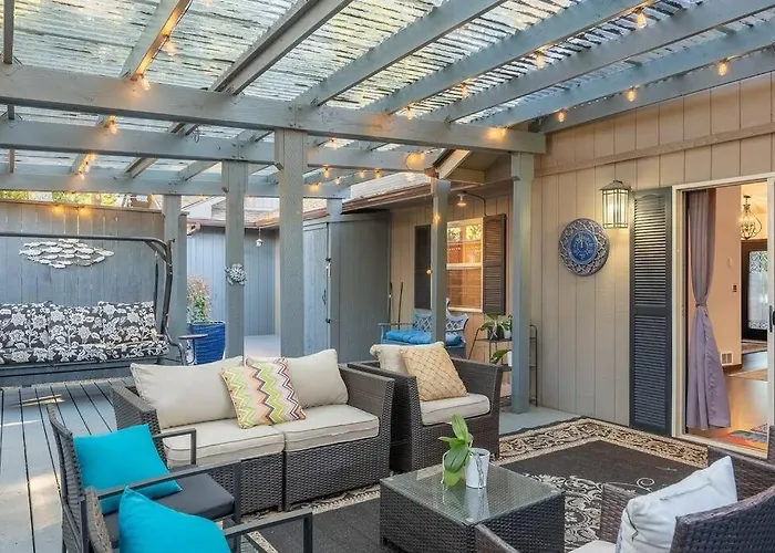 Comfy 4B/2B Home Near Dunes & Ocean! Pet Friendly!