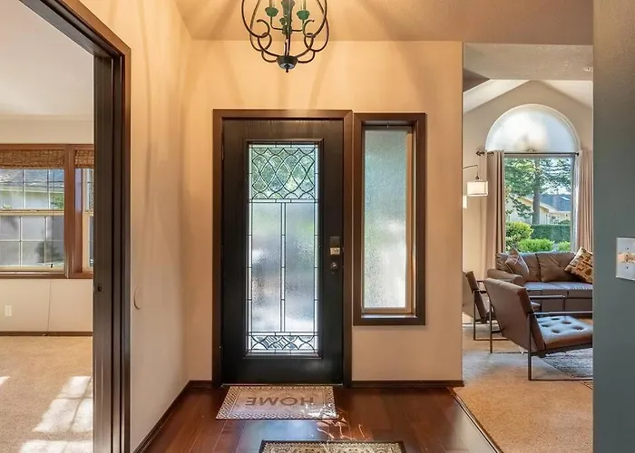 Comfy 4B/2B Home Near Dunes & Ocean! Pet Friendly!