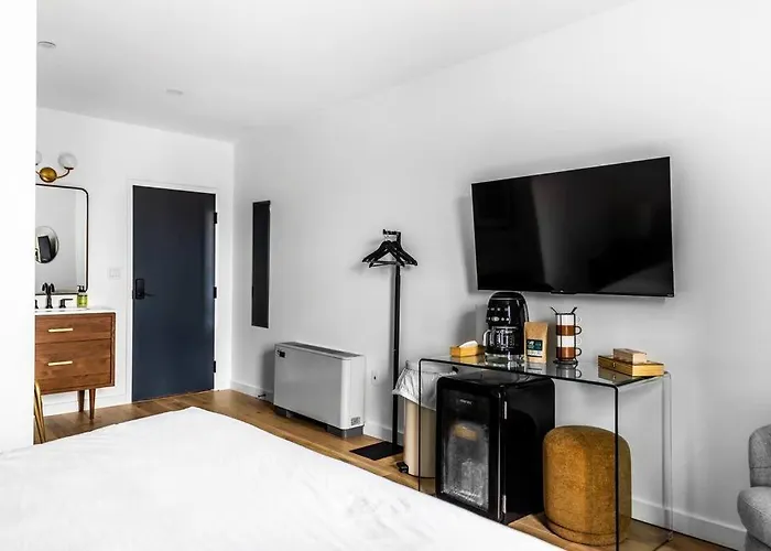 The Phenix, Historic Bldg, King Bed, Room # 305