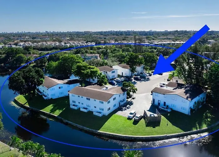 Stylish - Water View Condo - Palm Wave Says
