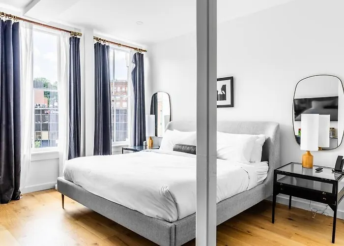 The Phenix Historic Dtwn Hotel, King Bed, Pickering Square View, Room # 301