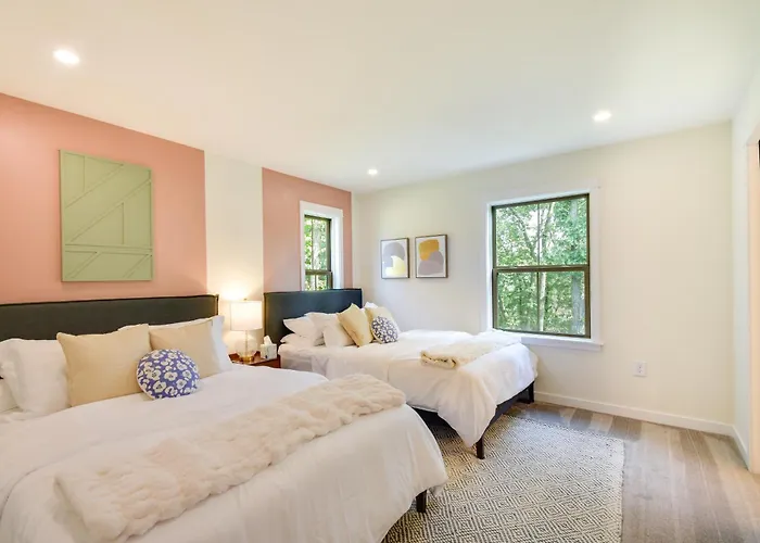The Linden, Large & Luxurious Galena Escape!