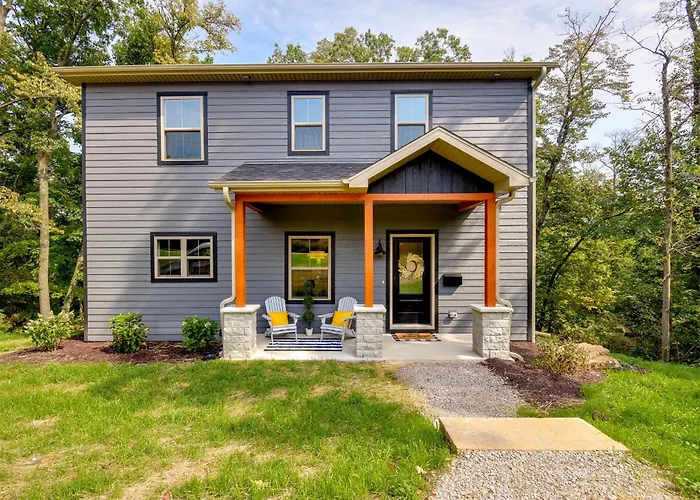 The Linden, Large & Luxurious Galena Escape!
