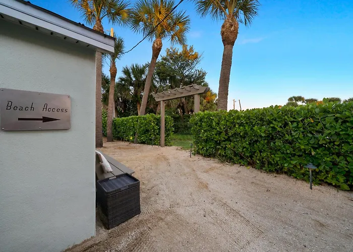Wonderful Place Wprivate Patio Next To The Beach