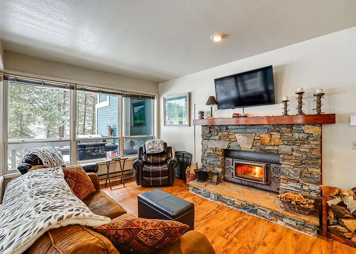 Meadow Creek Golf Resort Condo: Skiing & Lake Life