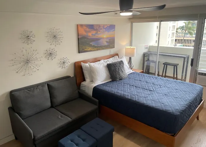 Contemporary Ocean View Suite - Heart Of Waikiki!