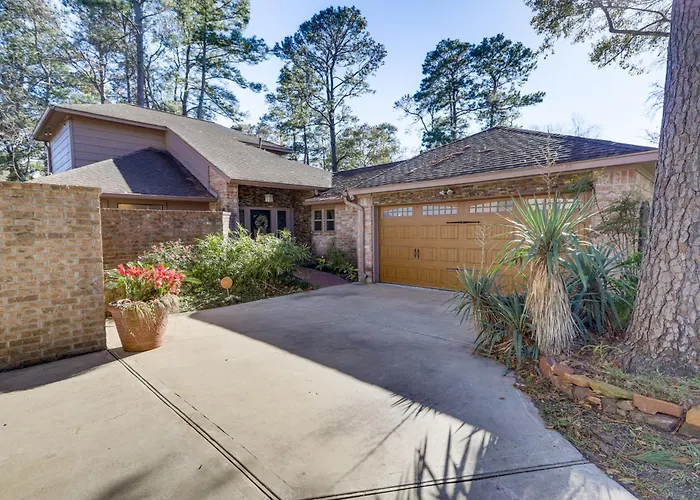 Dog-Friendly Cypress Vacation Rental W/ Lanai!