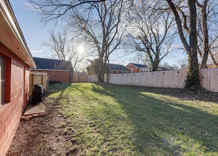 Lovely Lexington Home: 4 Mi To Downtown!