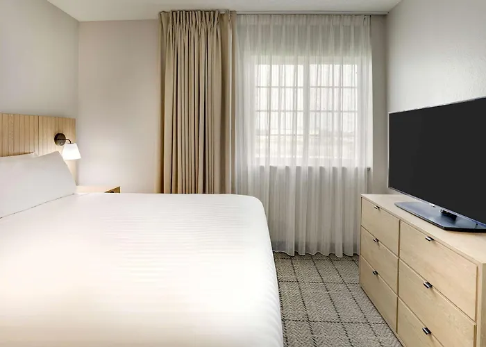 Sonesta Simply Suites Miami Airport Doral