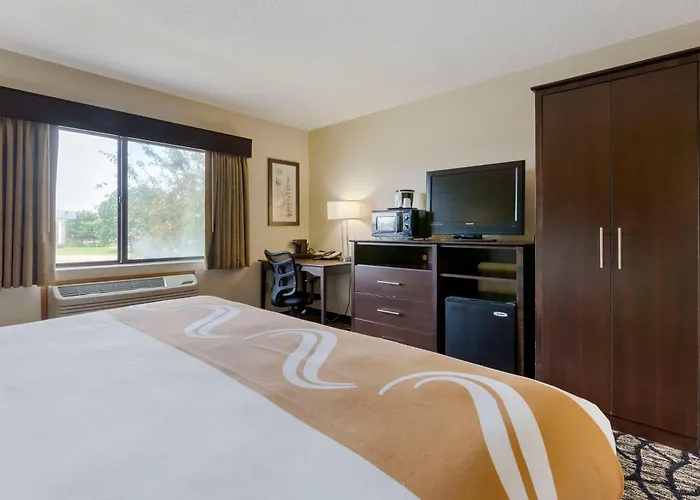 Quality Inn Oshkosh Aviation Park