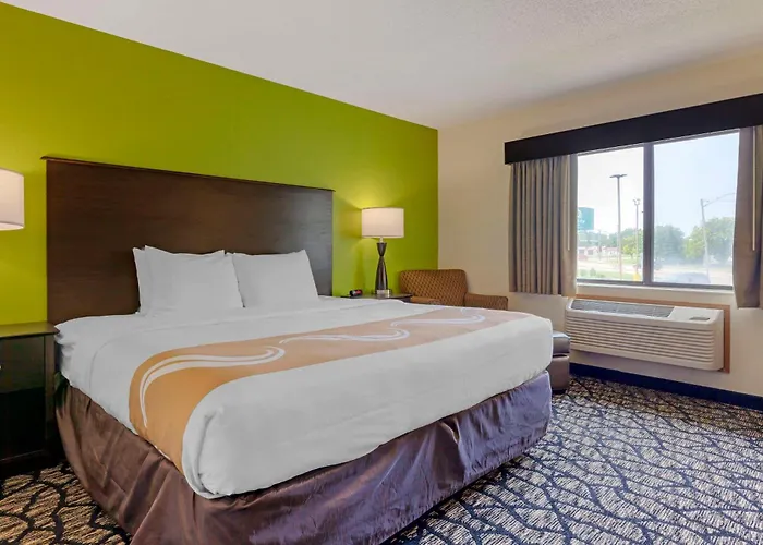 Quality Inn Oshkosh Aviation Park