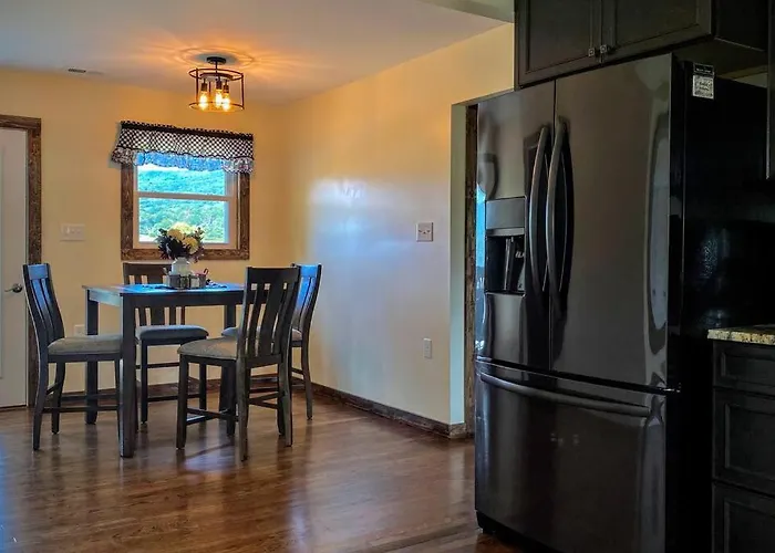 Holly Tree Retreat Located In Beautiful Luray, Va.