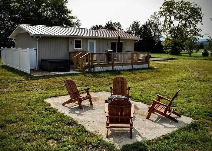 Holly Tree Retreat Located In Beautiful Luray, Va.