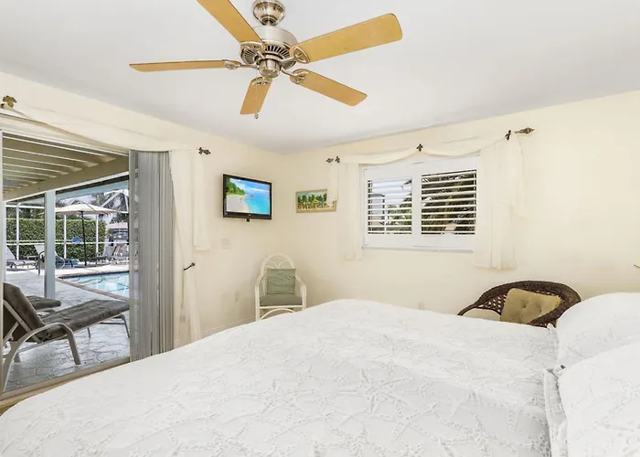 Villa Catalina Isles - Holidays In Paradise