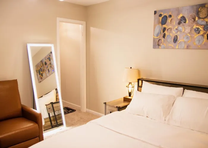 Hometel Premium Guest Suite W/ Private Entrance