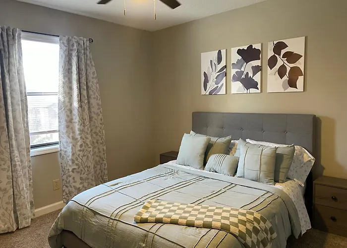 Charming Condo Near Wfu And Hospitals, Full Kitchen, Strong Wifi, In-Unit Laundry
